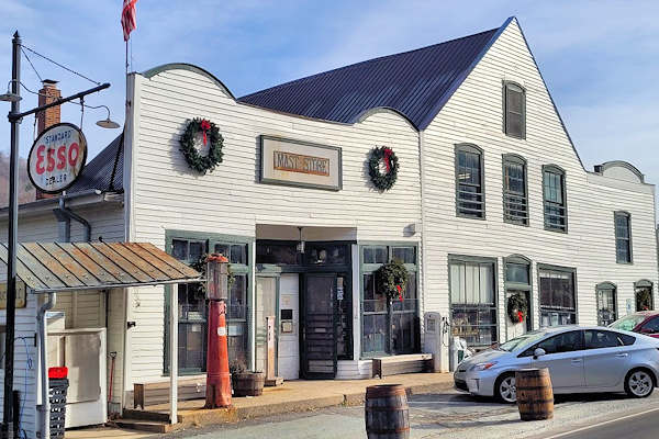 mast store